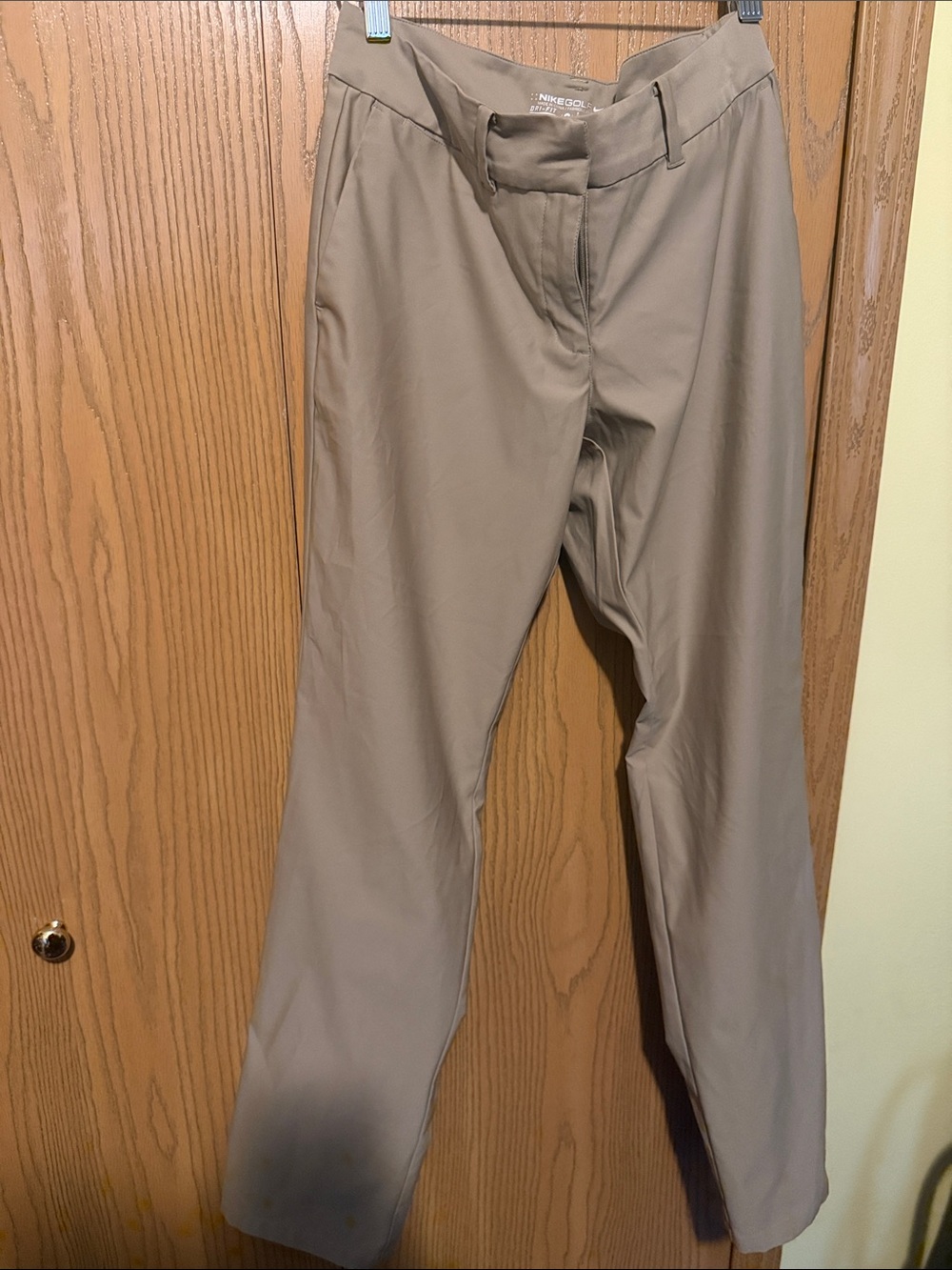 Women’s NIKE GOLF Straight-Leg Dress Pants in Taupe
